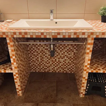 Flat For Up To 4 People In Dresden-striesen * Dresda