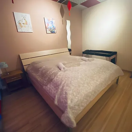 Flat For Up To 4 People In Dresden-striesen Appartamento *